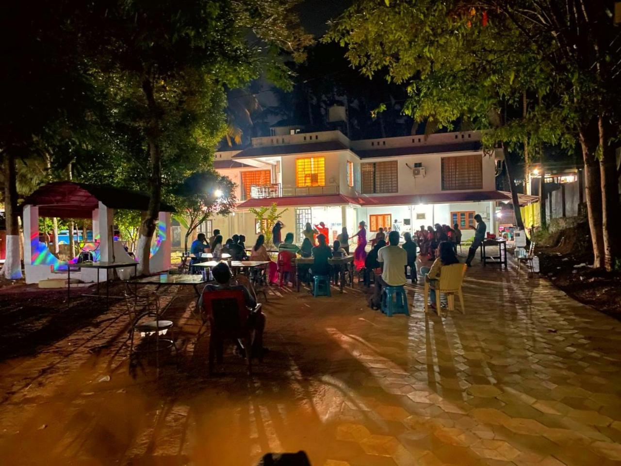 Somatheertham Resort Thiruvananthapuram ภายนอก รูปภาพ