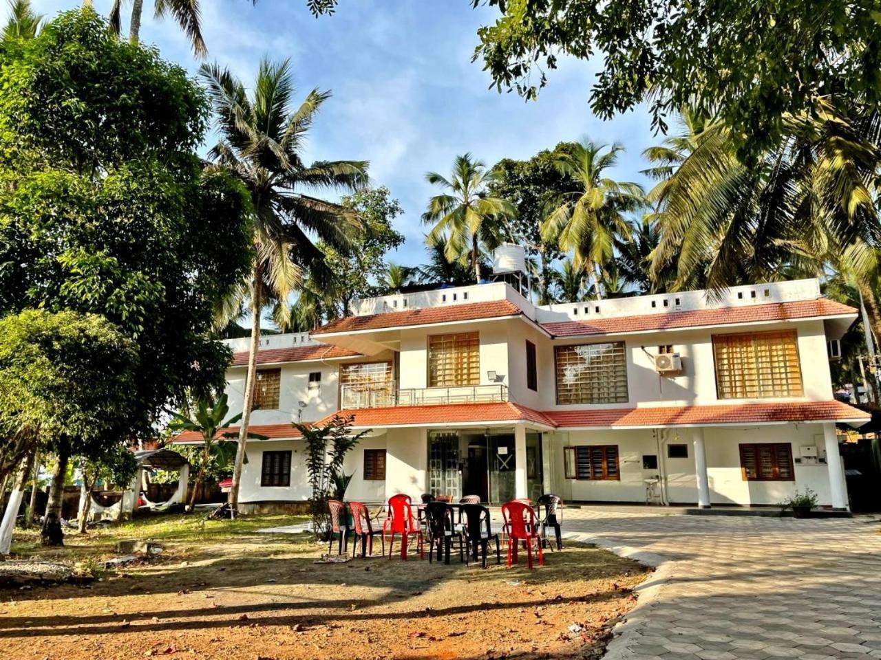 Somatheertham Resort Thiruvananthapuram ภายนอก รูปภาพ